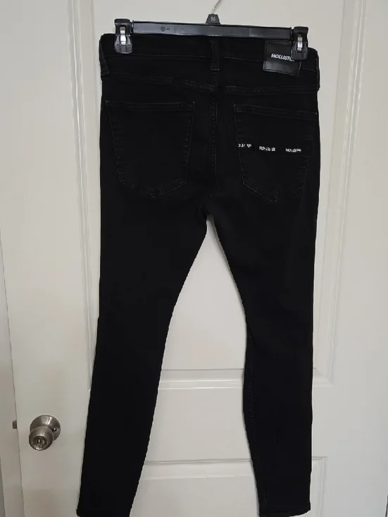 Hollister Black Skinny Ripped Women’s Jeans - Picture 2 of 3